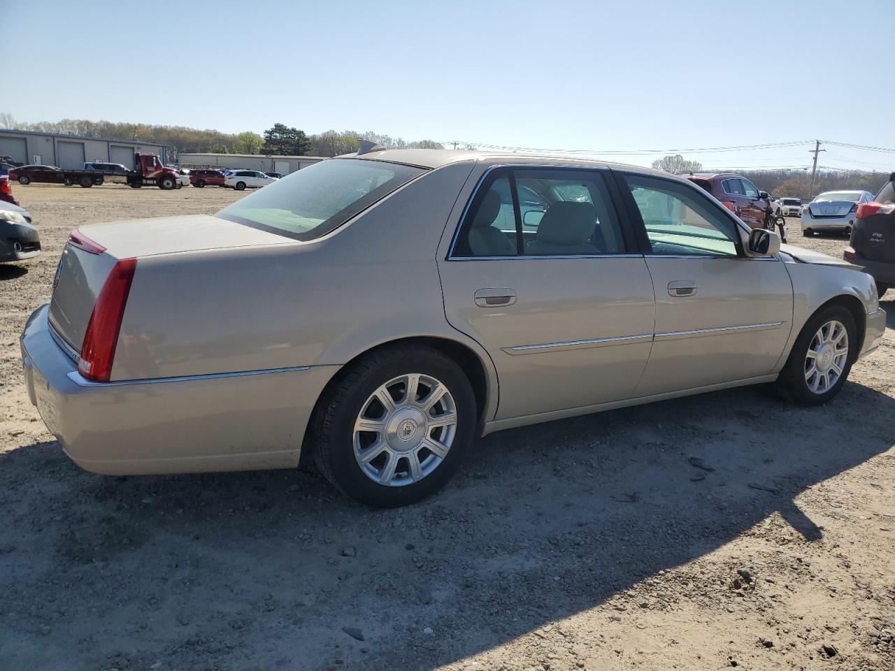 2011 CADILLAC DTS