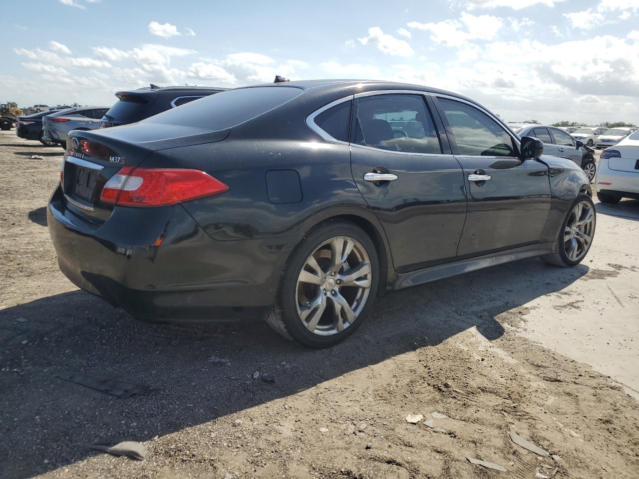 2012 INFINITI M37