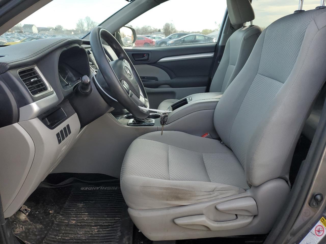 2016 TOYOTA HIGHLANDER