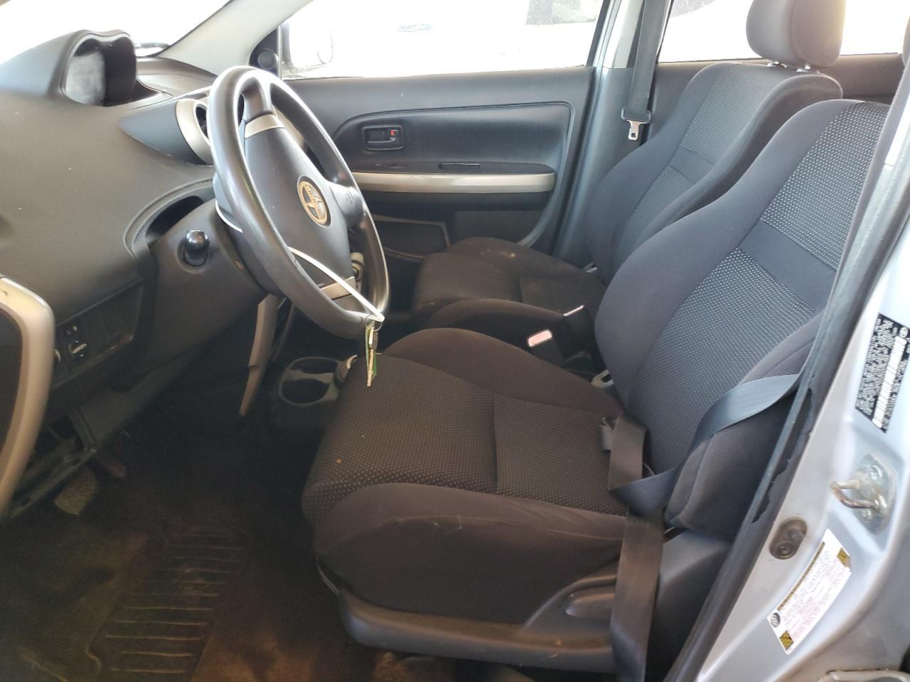 2005 TOYOTA SCION