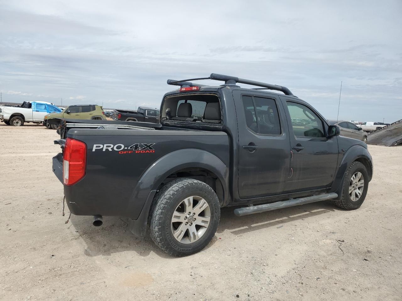2012 NISSAN Frontier