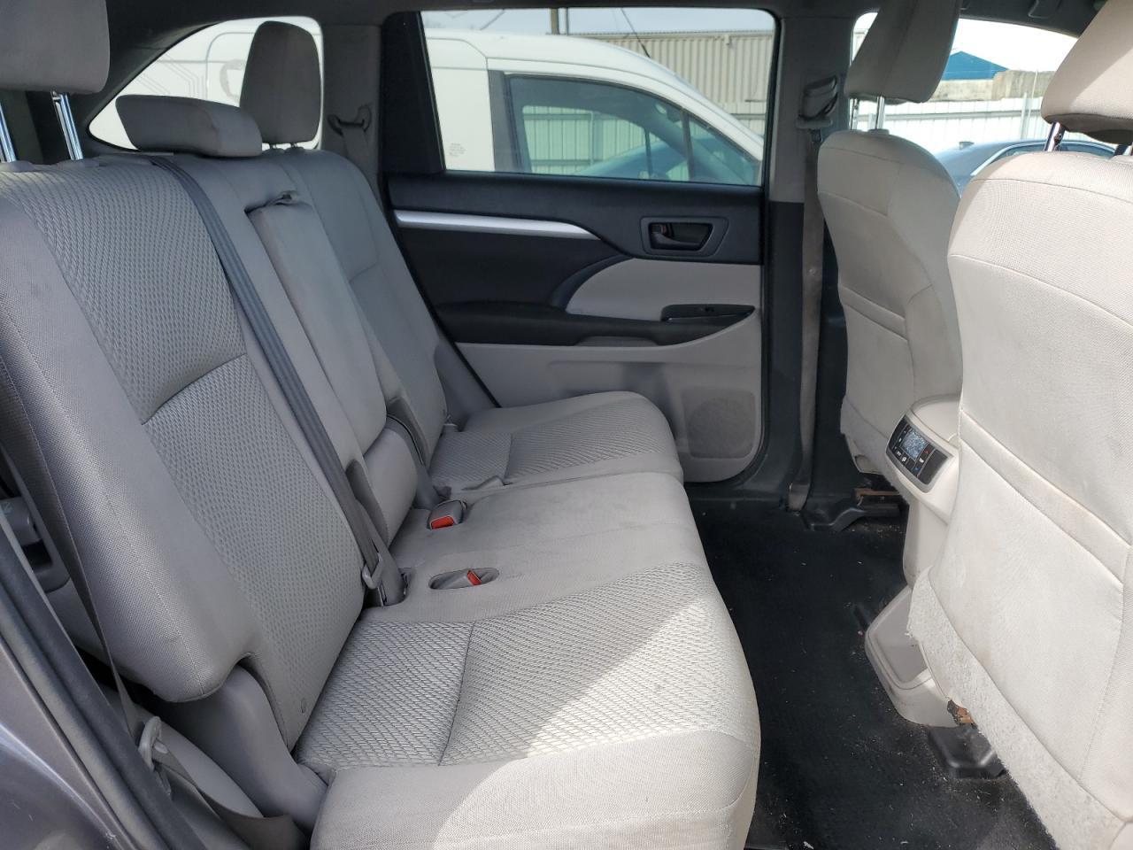 2016 TOYOTA HIGHLANDER