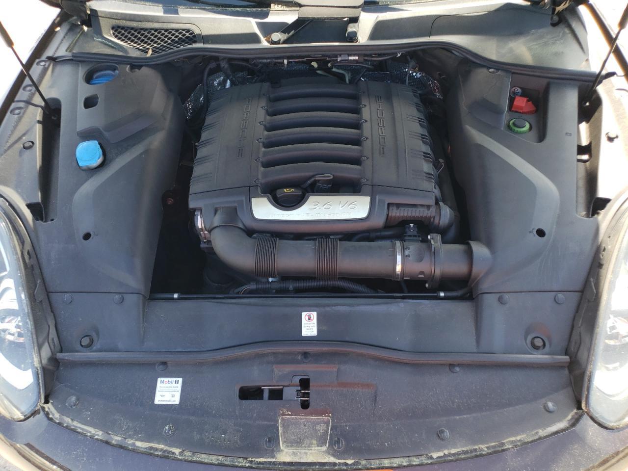2018 PORSCHE CAYENNE