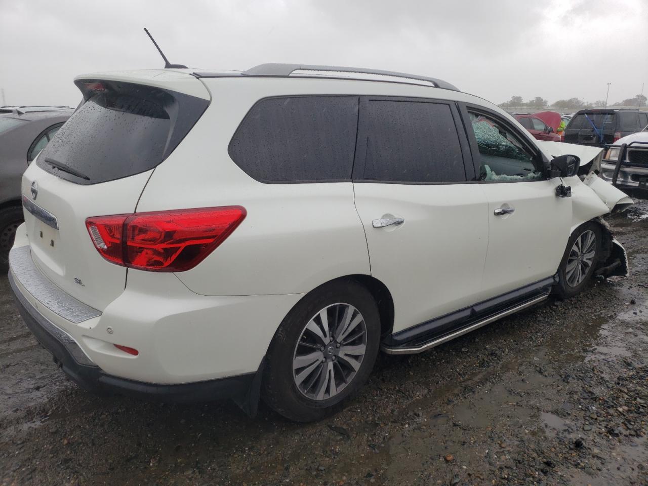 2017 NISSAN PATHFINDER