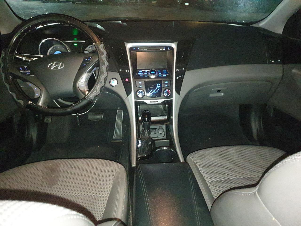 2011 HYUNDAI SONATA