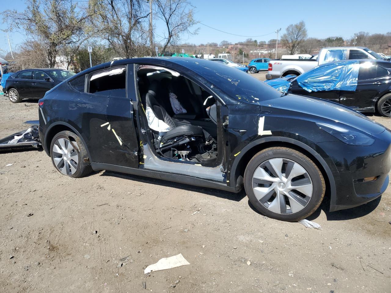 2024 TESLA MODEL Y