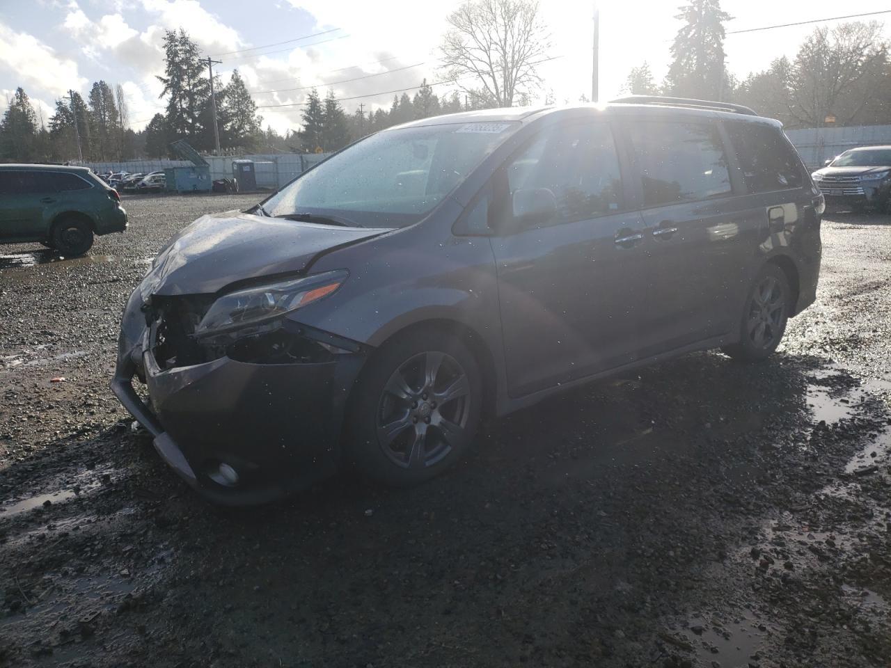2017 TOYOTA SIENNA