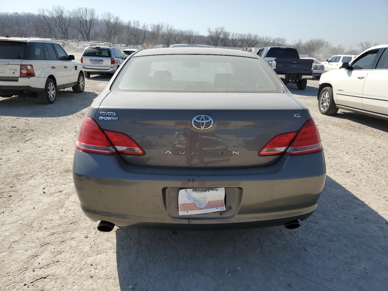 2006 TOYOTA Avalon