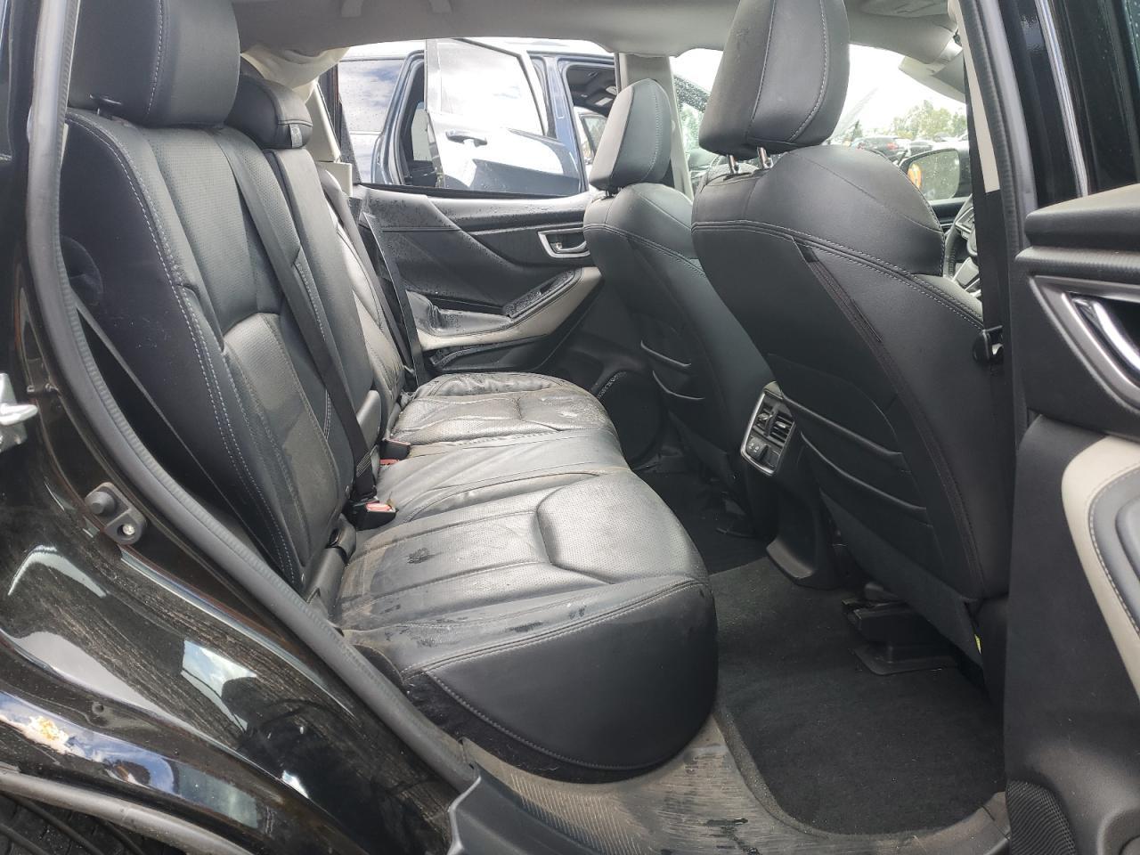 2022 SUBARU FORESTER