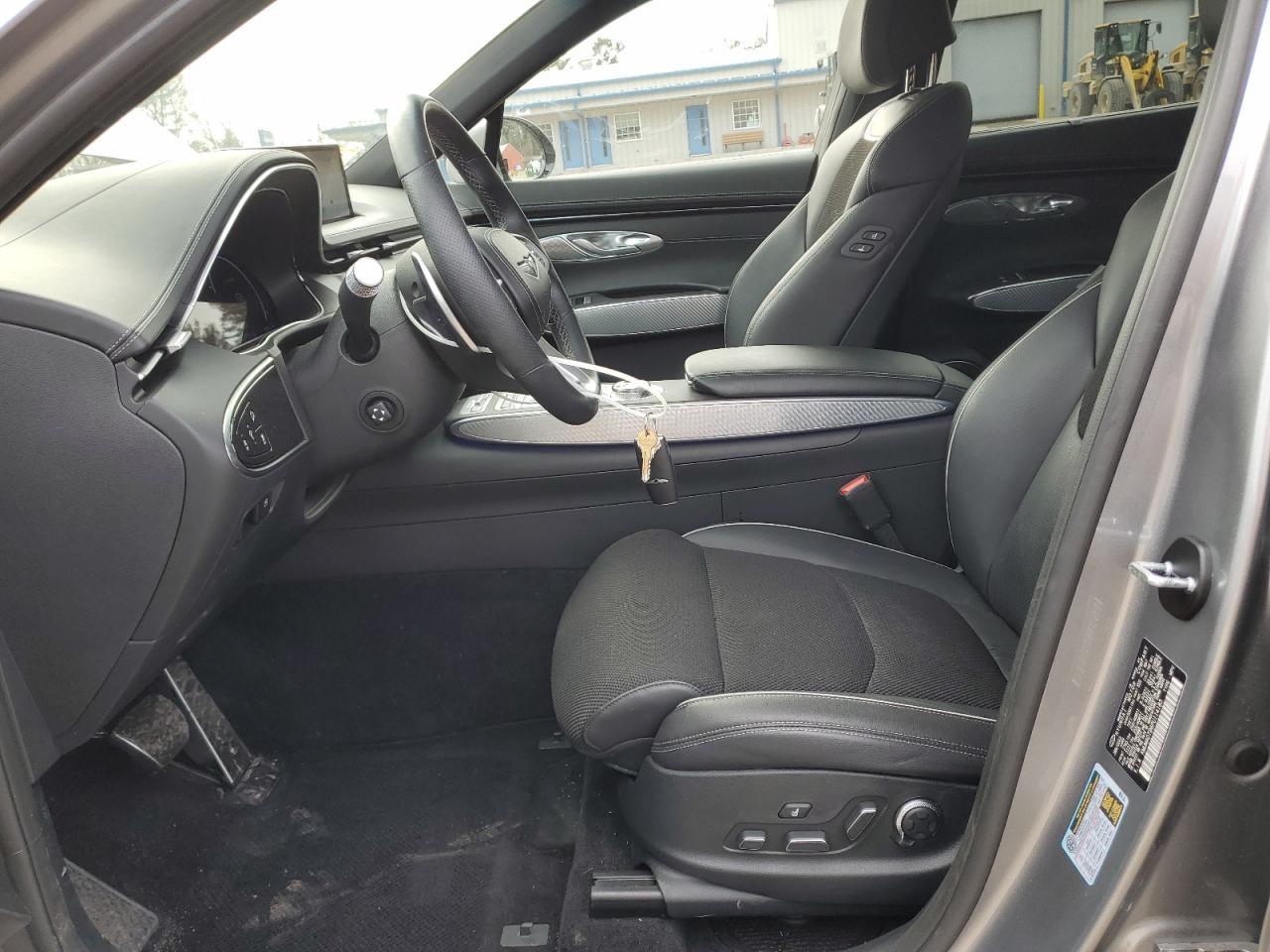 2023 GENESIS GV70