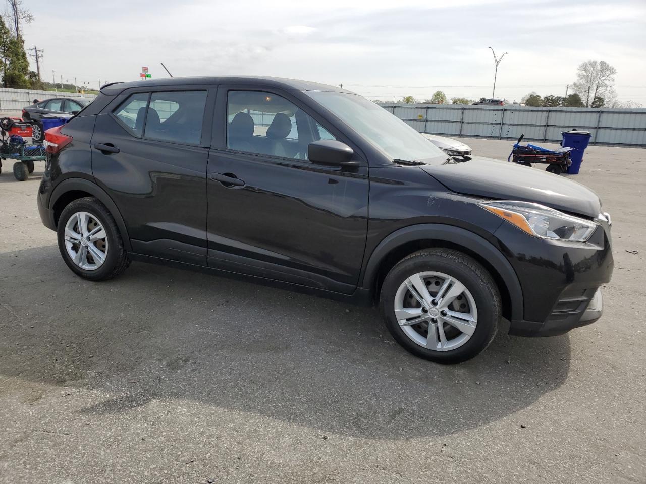 2020 NISSAN KICKS