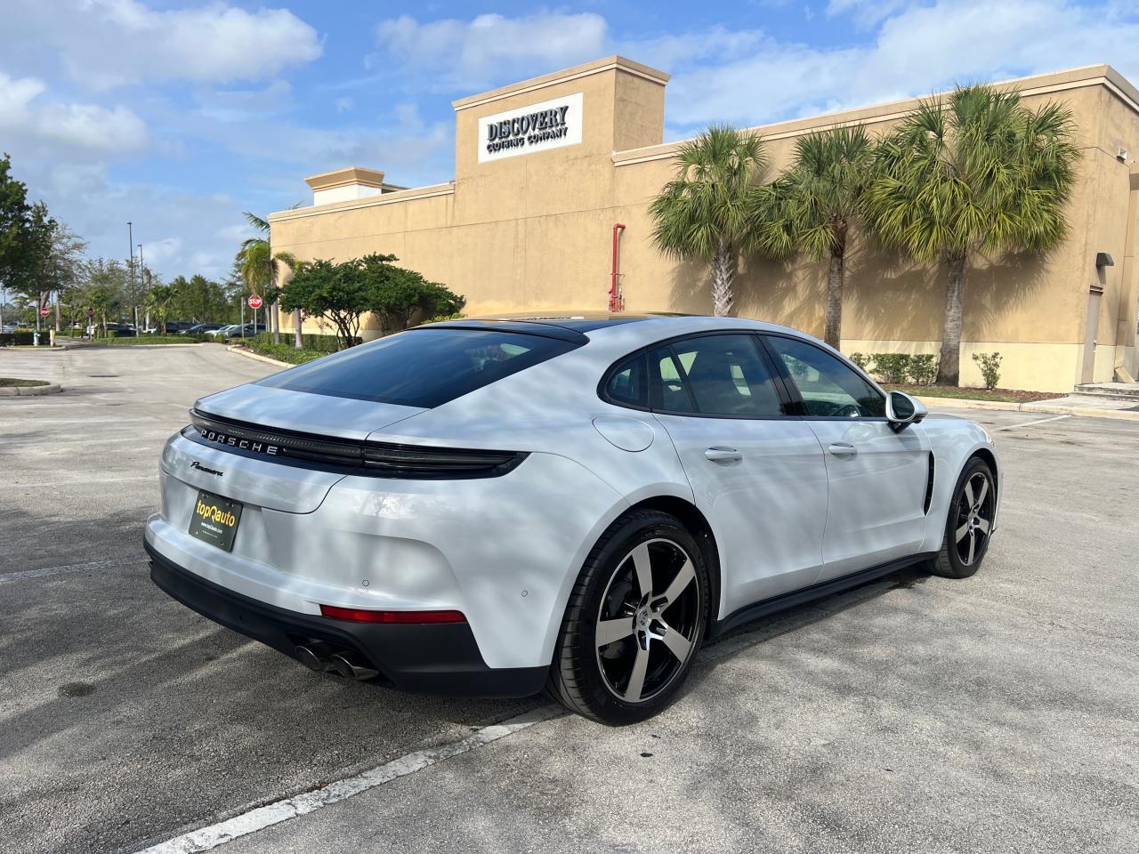 2024 PORSCHE Panamera
