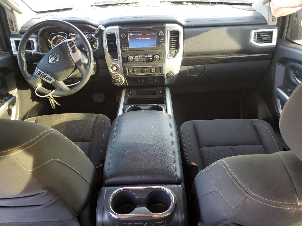 2017 NISSAN Titan