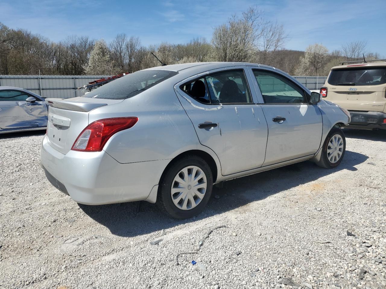 2019 NISSAN VERSA
