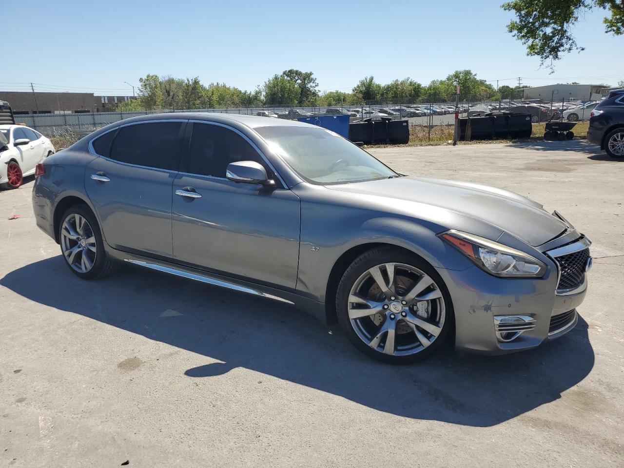 2016 INFINITI Q70