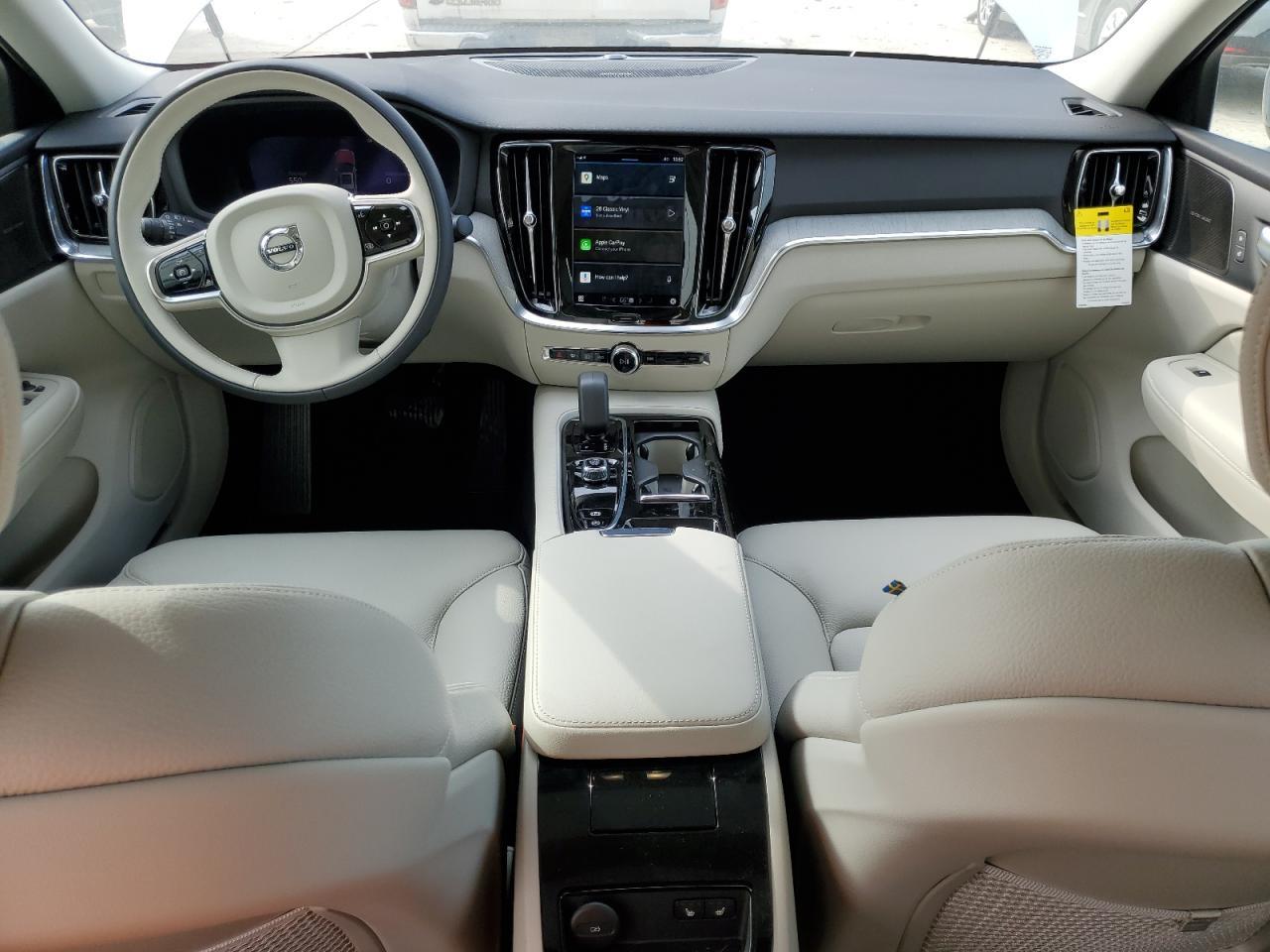 2024 VOLVO S60