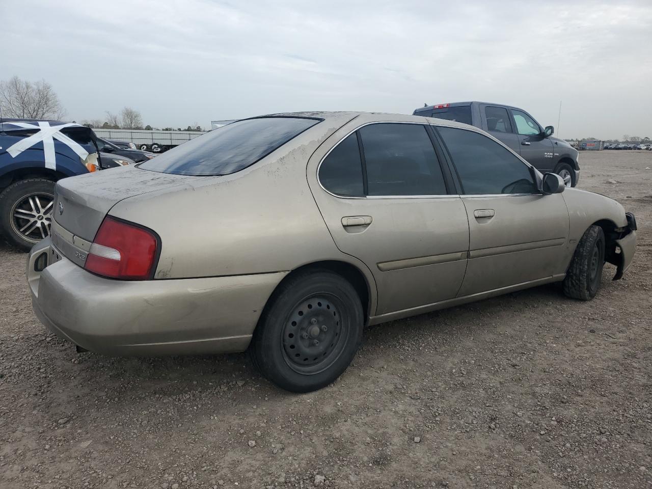 2001 NISSAN ALTIMA