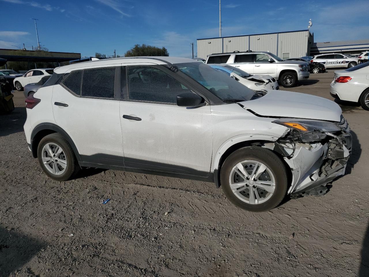 2024 NISSAN KICKS