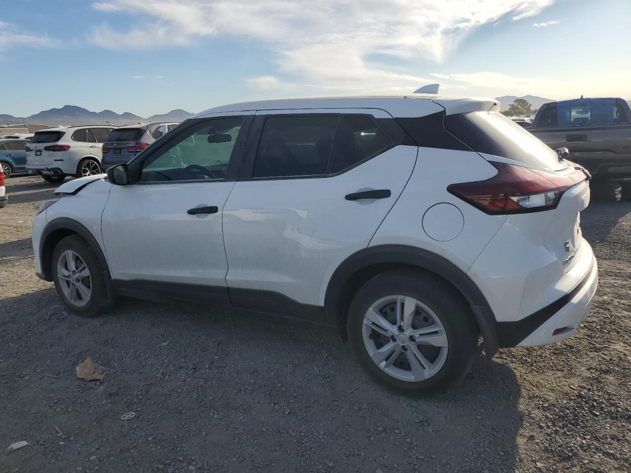 2024 NISSAN KICKS