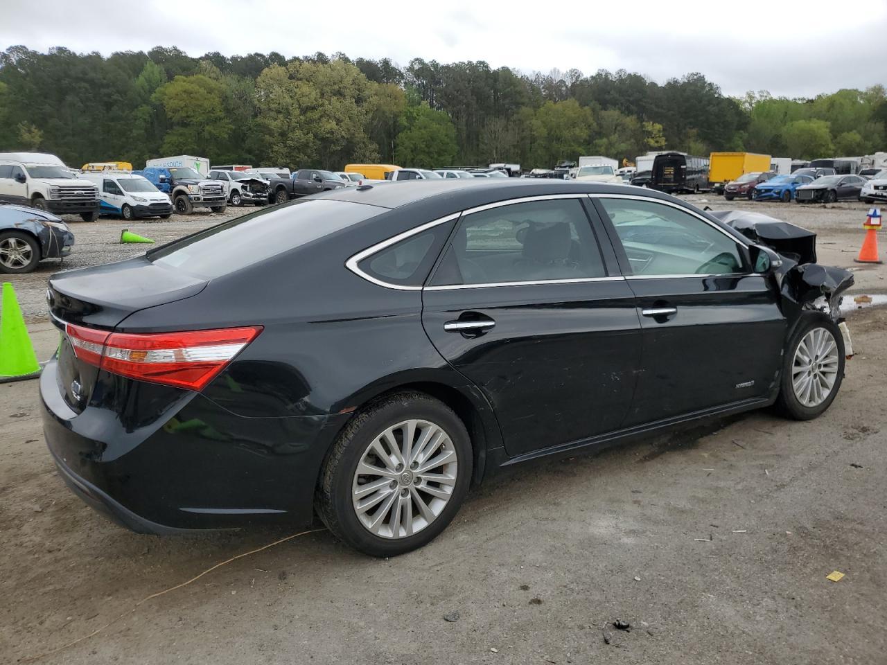 2013 TOYOTA Avalon
