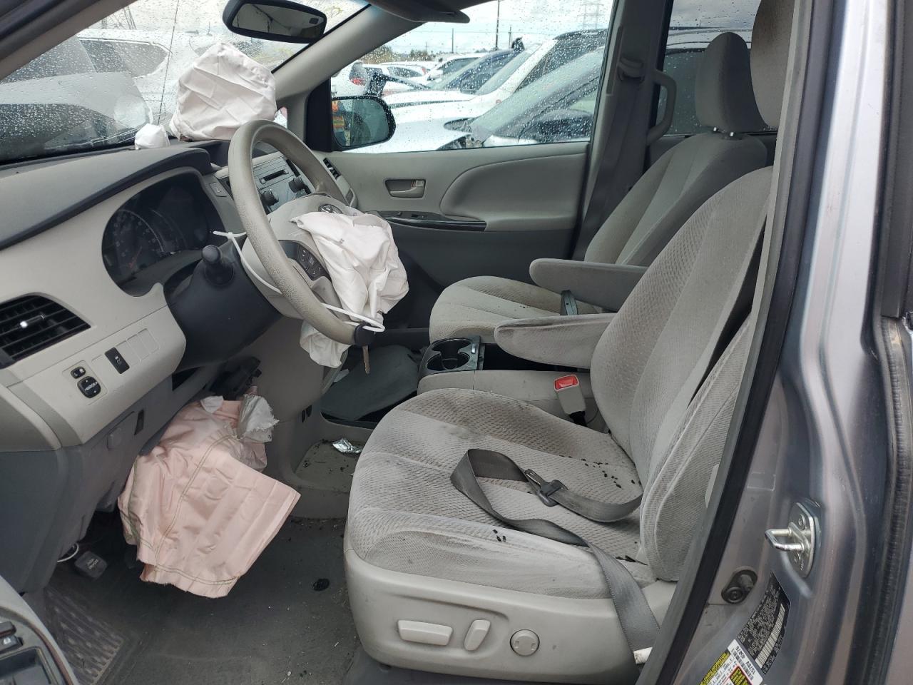 2013 TOYOTA SIENNA