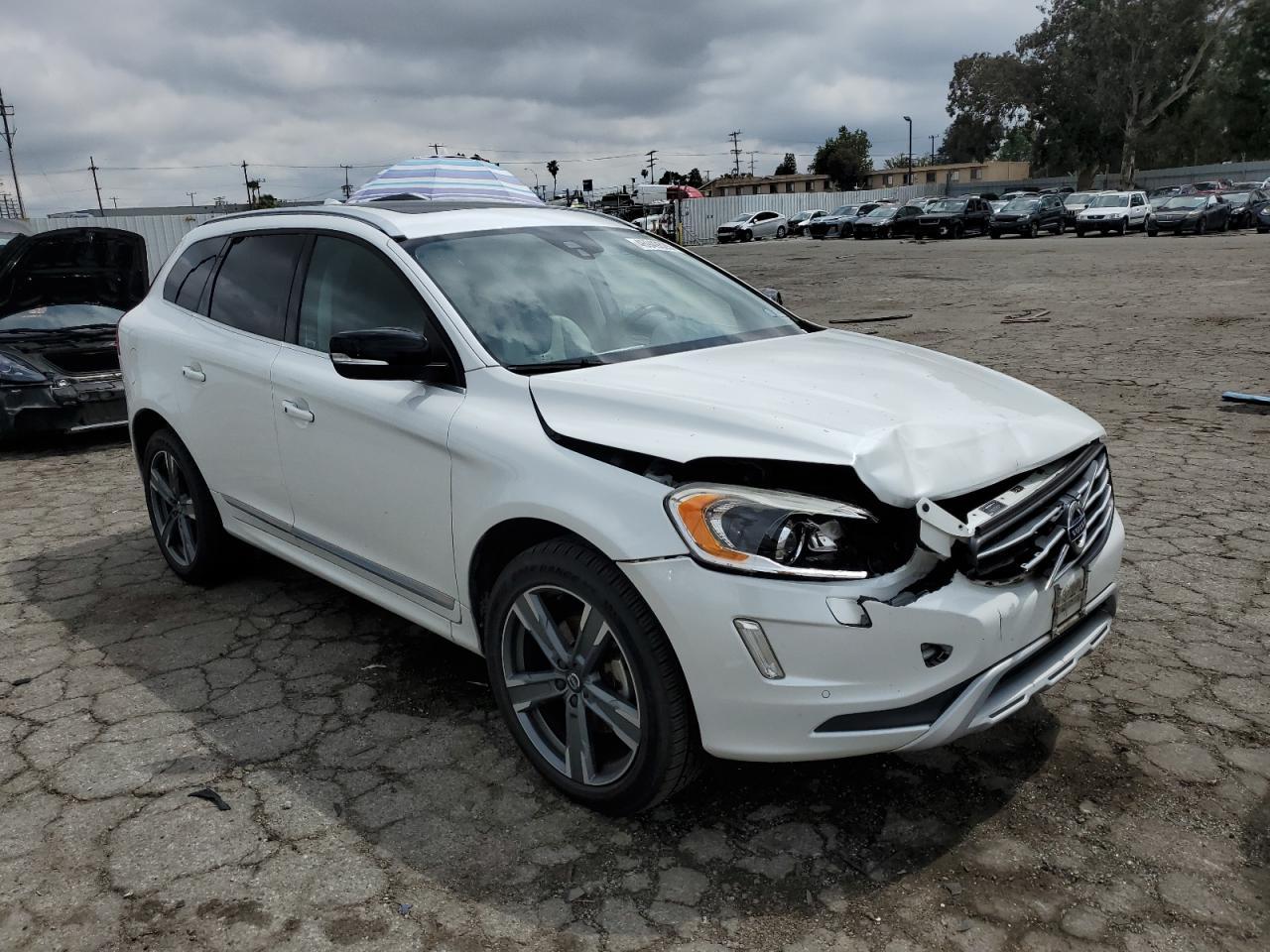 2017 VOLVO XC60