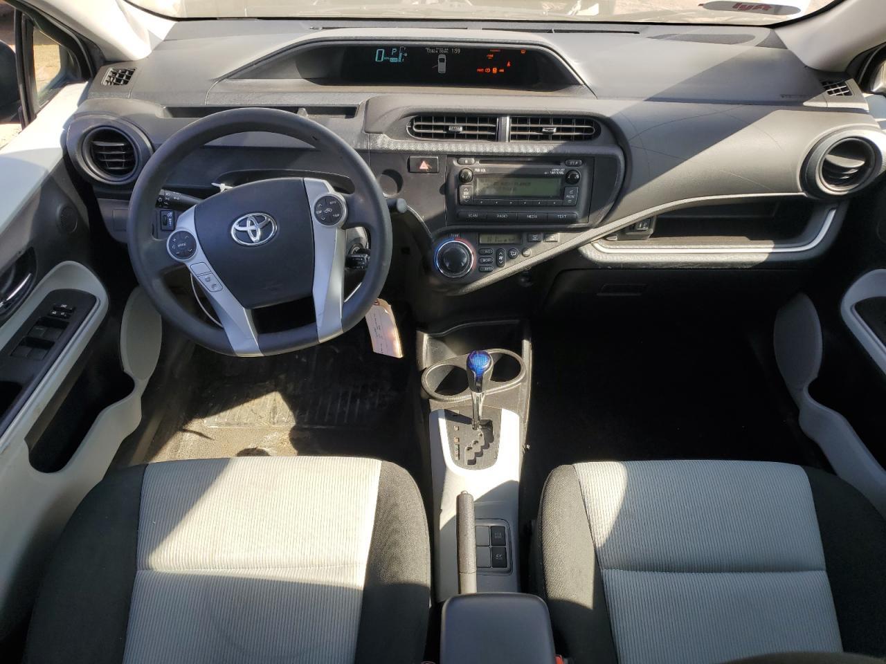 2014 TOYOTA Prius c