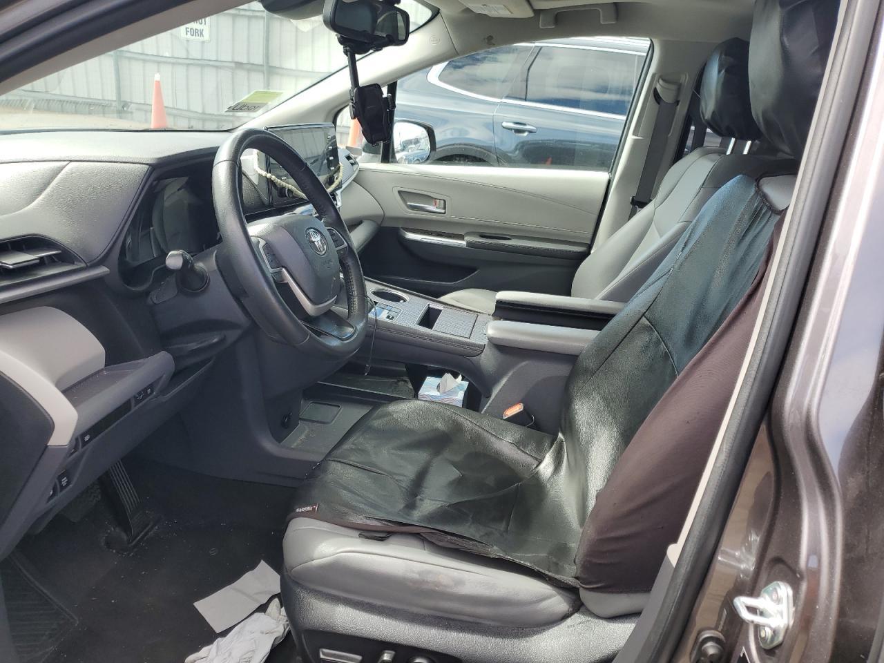 2023 TOYOTA SIENNA