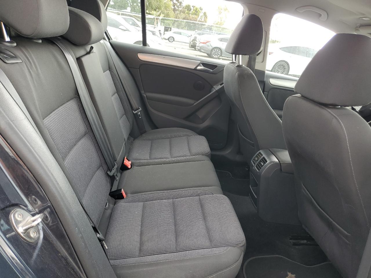 2013 VOLKSWAGEN GOLF