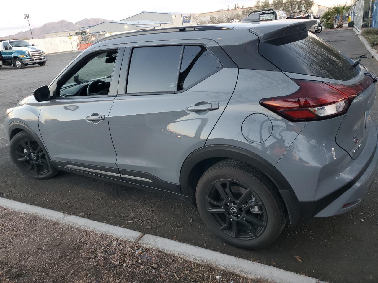 2023 NISSAN KICKS