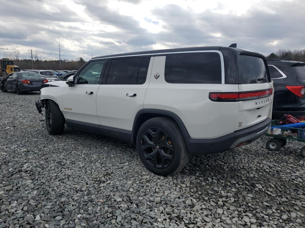 2023 RIVIAN R1s