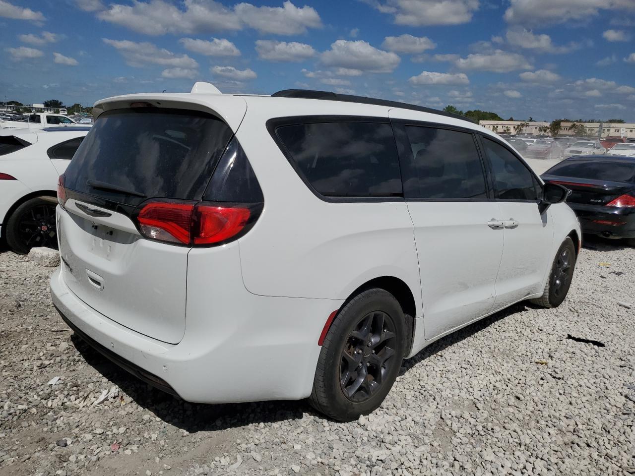2019 CHRYSLER Pacifica