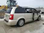 2013 CHRYSLER Town & Country