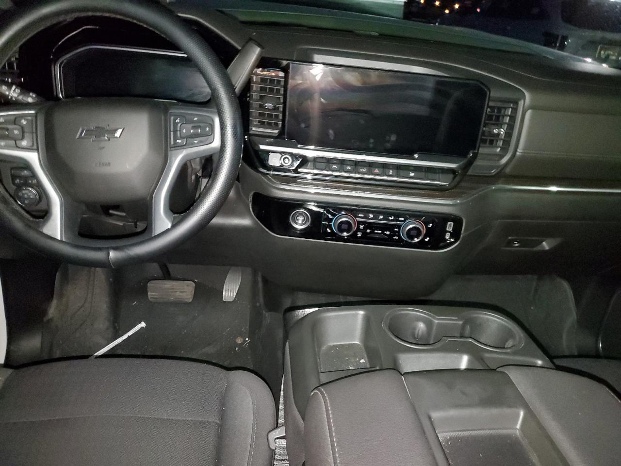 2023 CHEVROLET Silverado