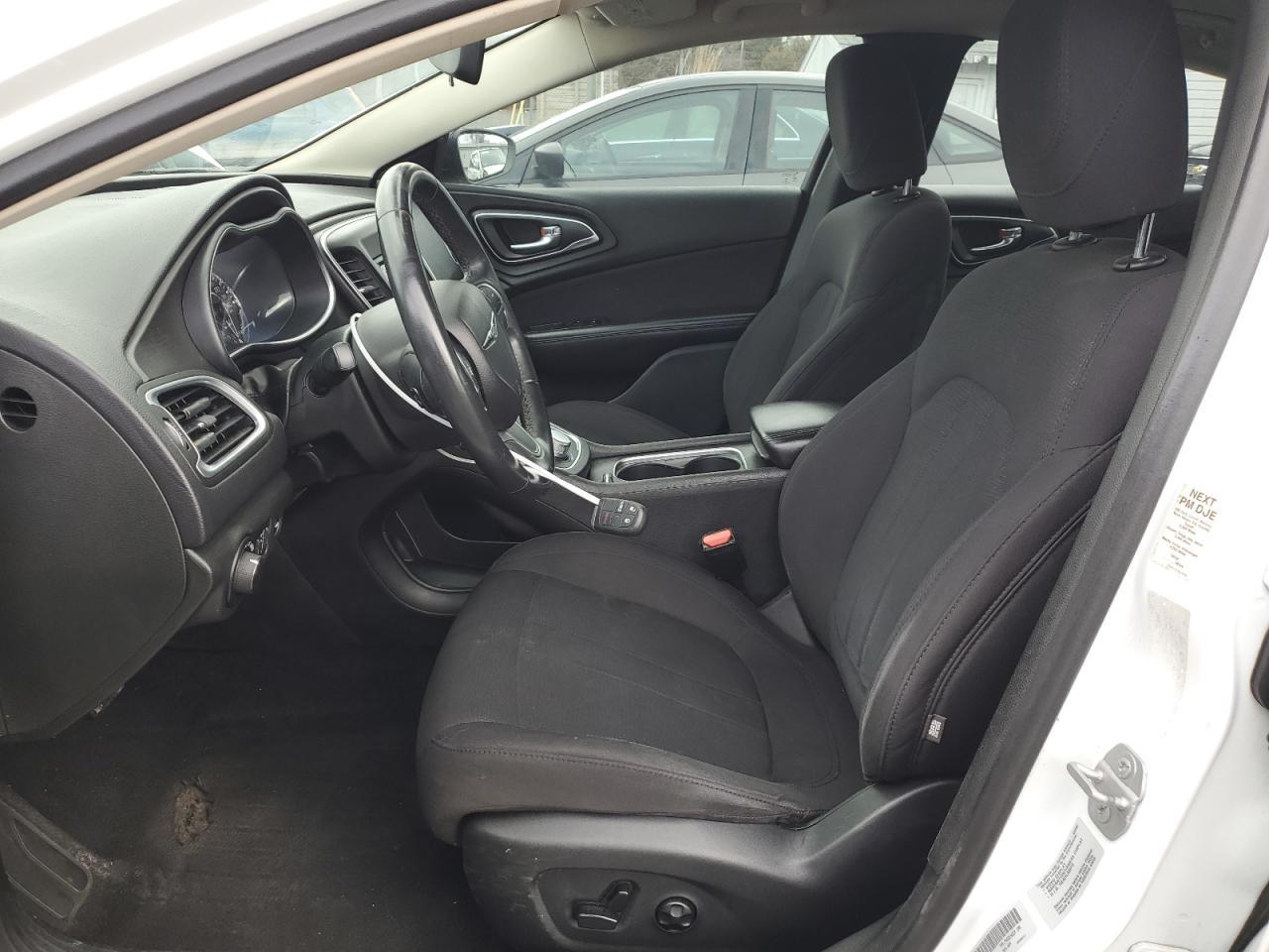 2015 CHRYSLER 200