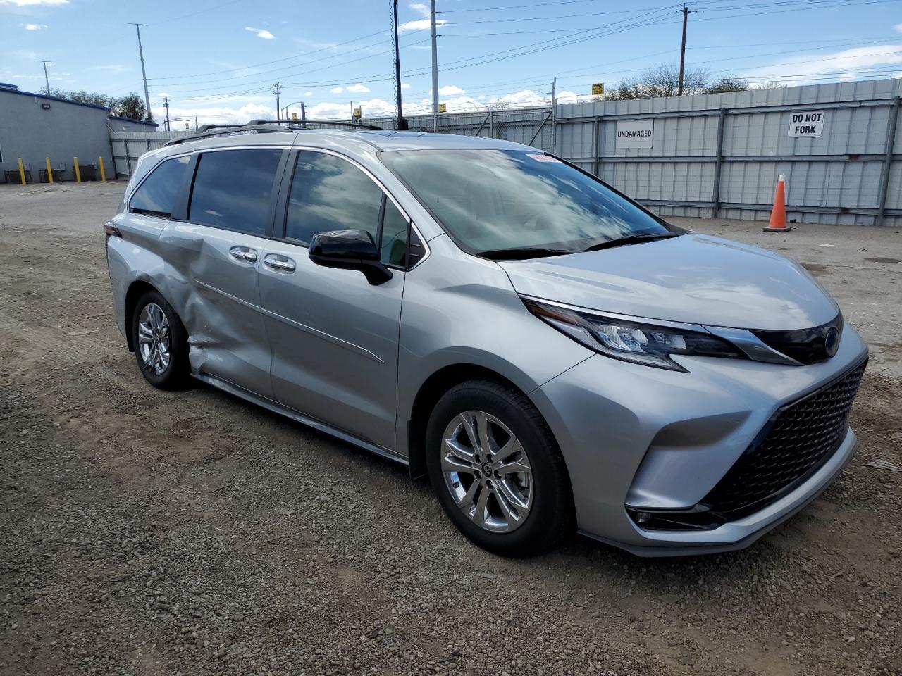 2022 TOYOTA SIENNA