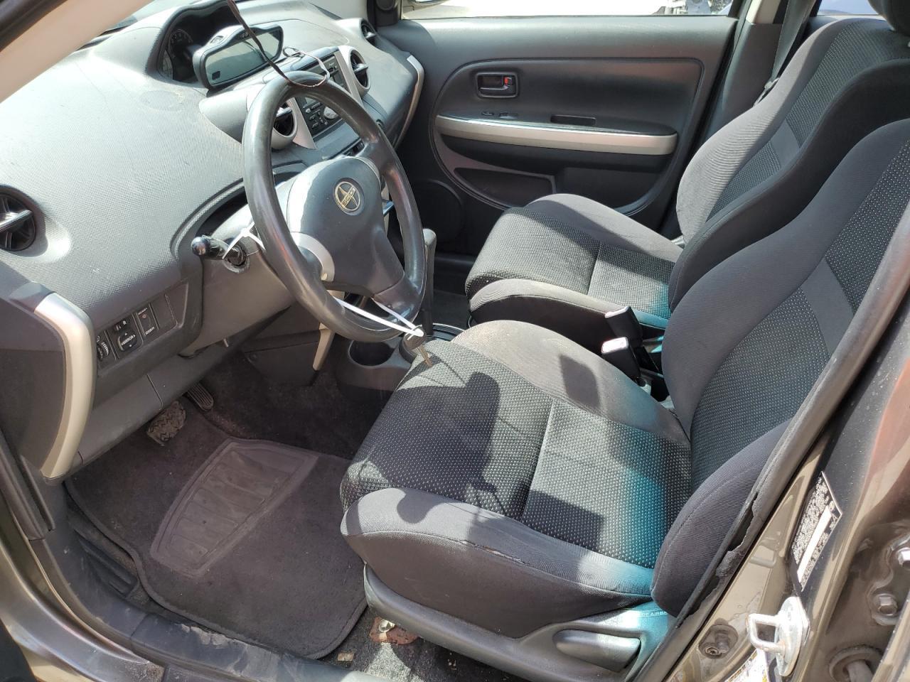 2005 TOYOTA SCION