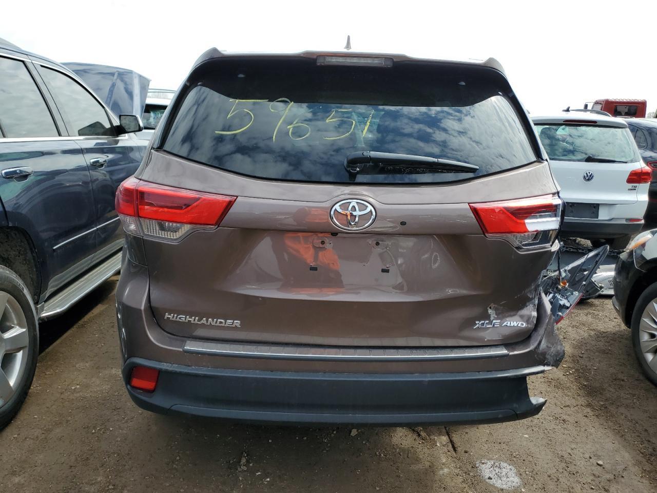 2017 TOYOTA HIGHLANDER