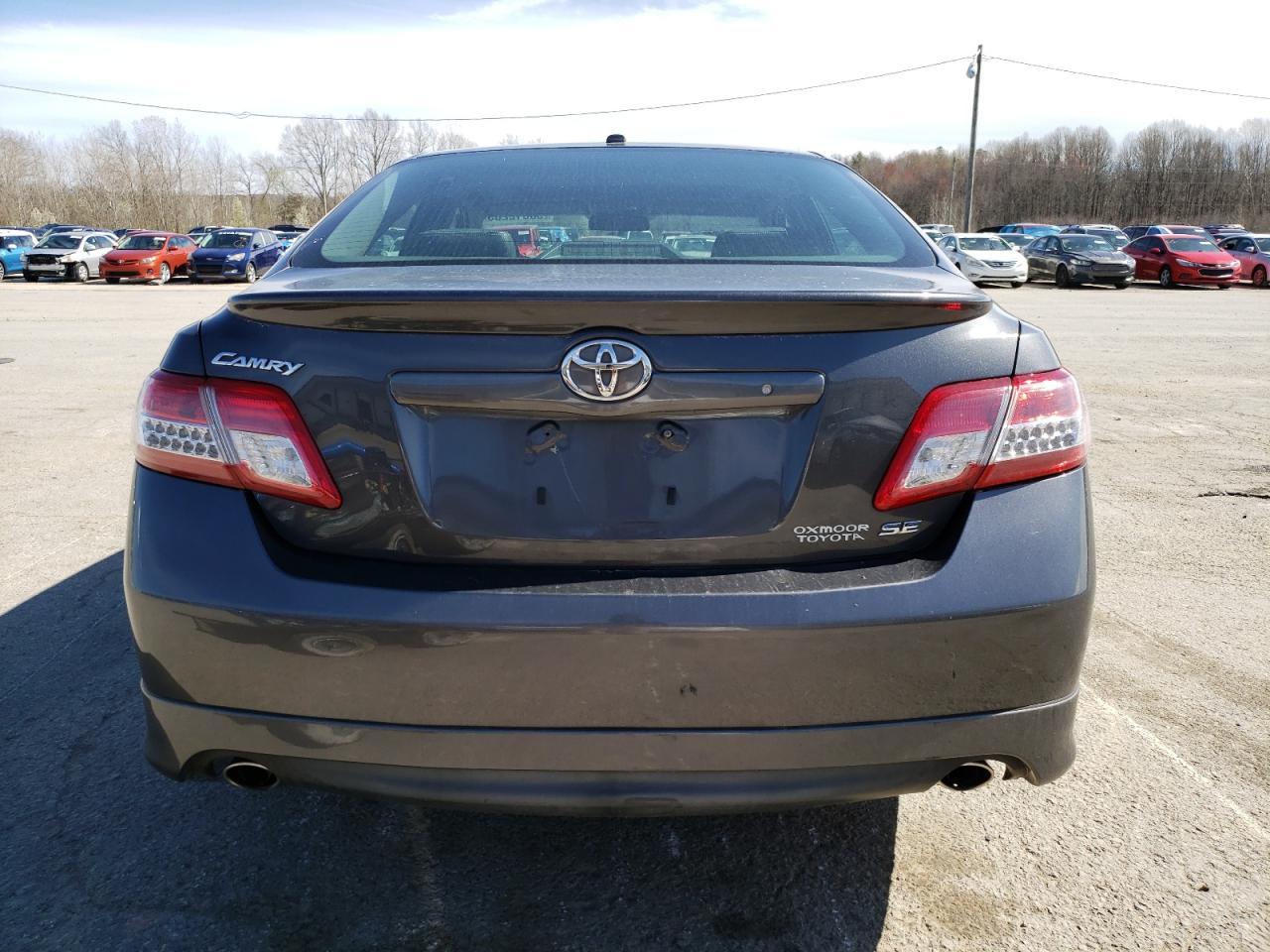 2011 TOYOTA CAMRY