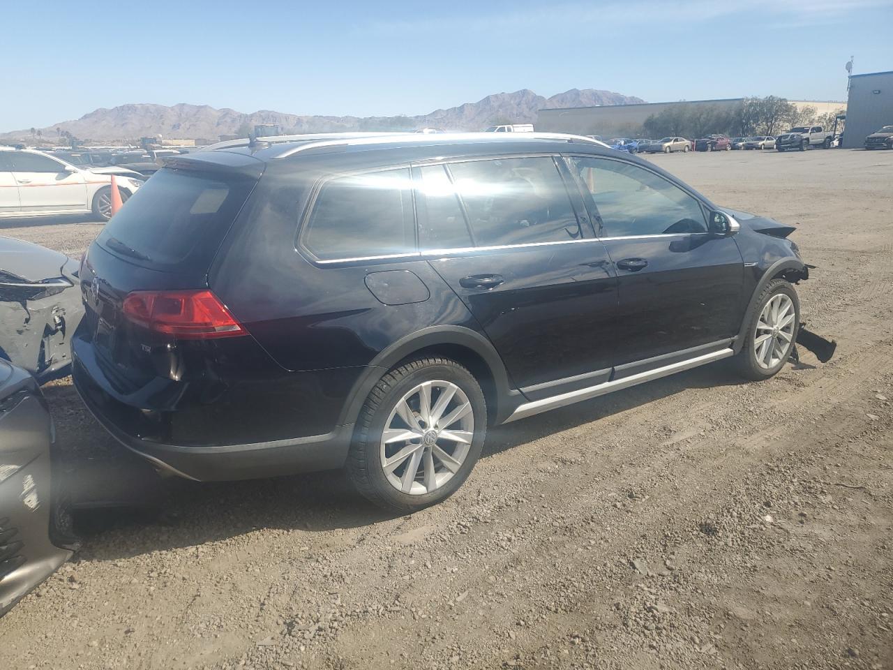 2017 VOLKSWAGEN GOLF