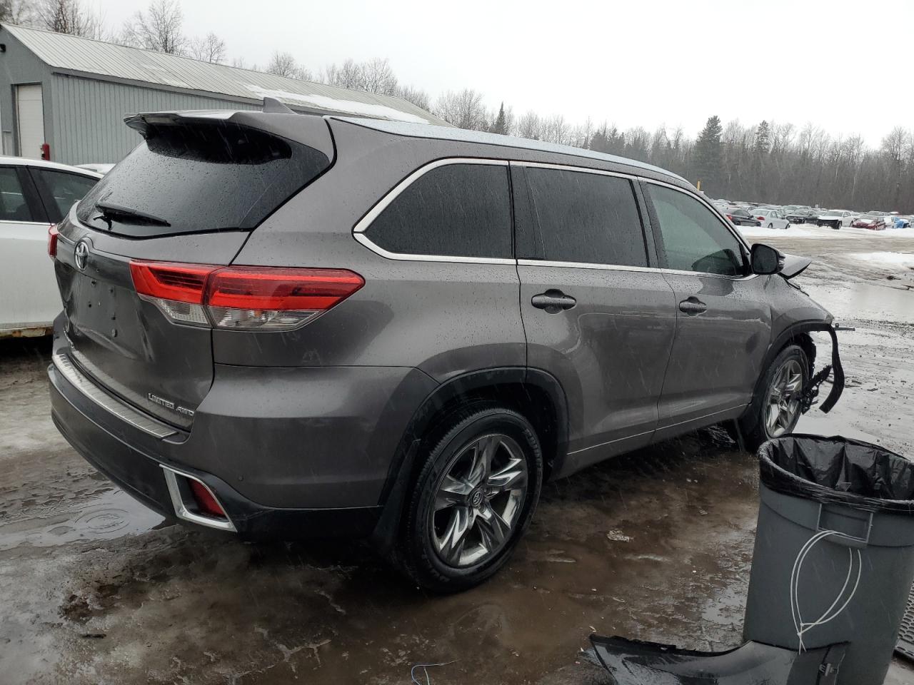 2017 TOYOTA HIGHLANDER
