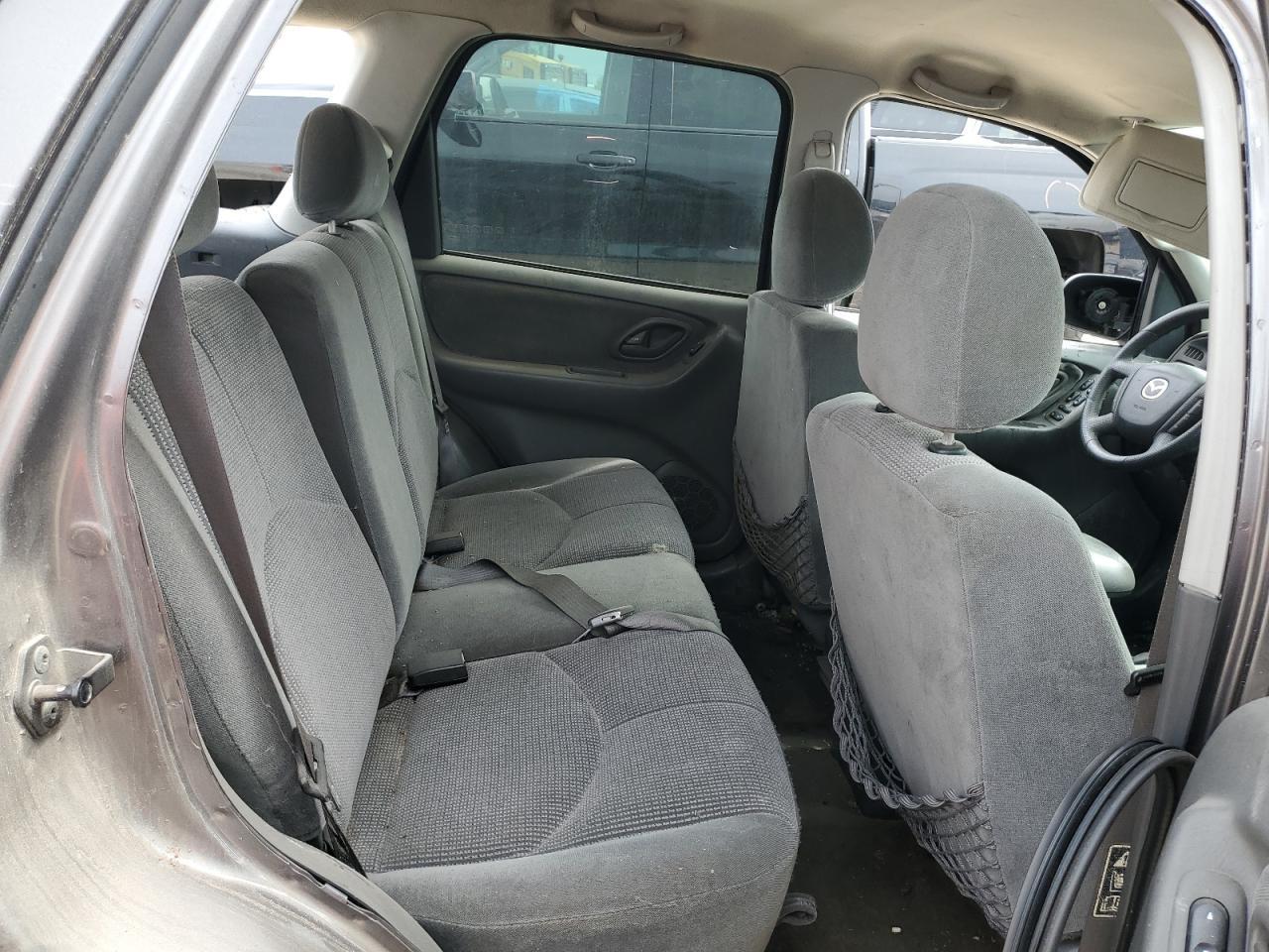 2004 MAZDA Tribute