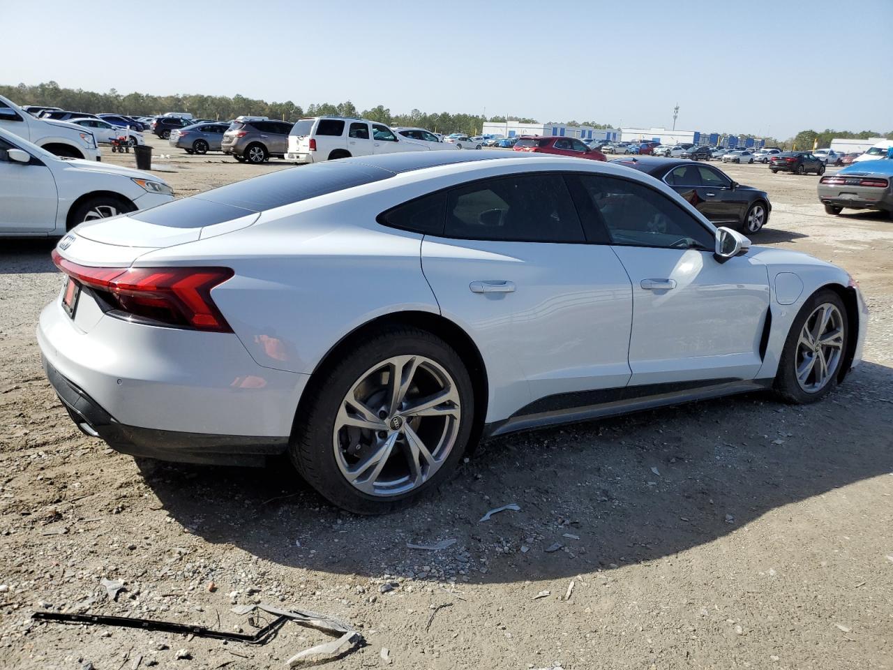 2024 AUDI e-tron GT