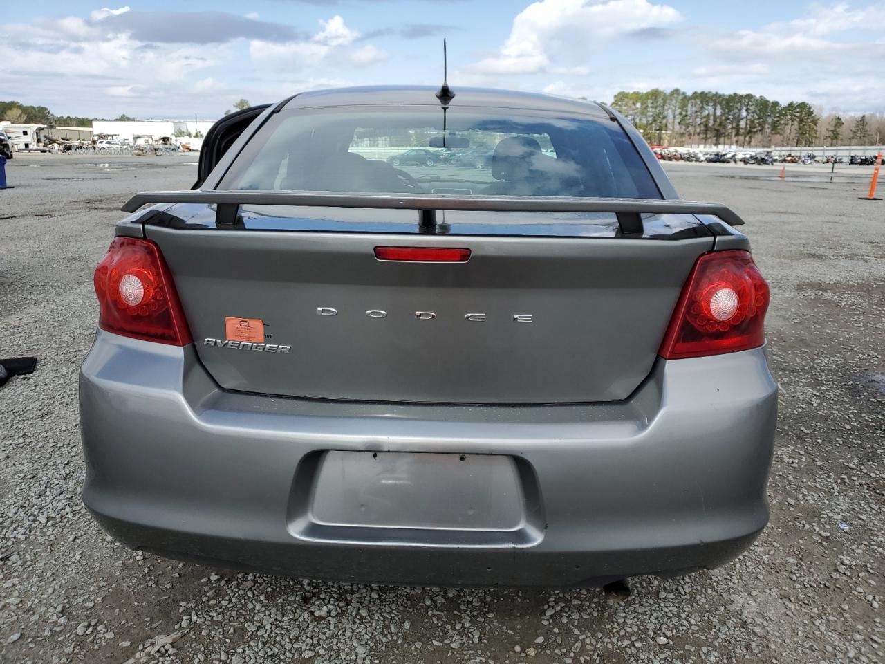 2013 DODGE Avenger