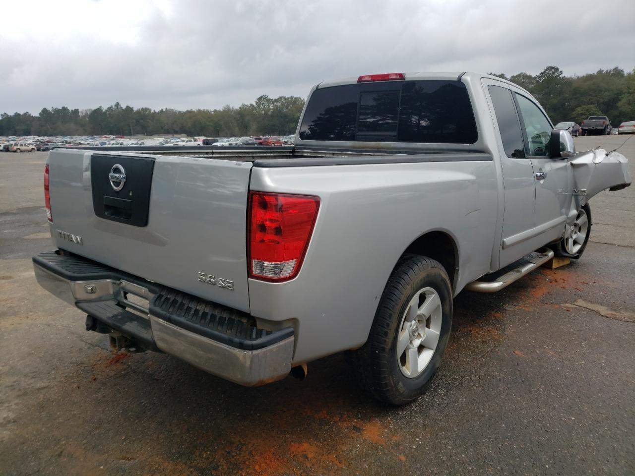 2004 NISSAN Titan