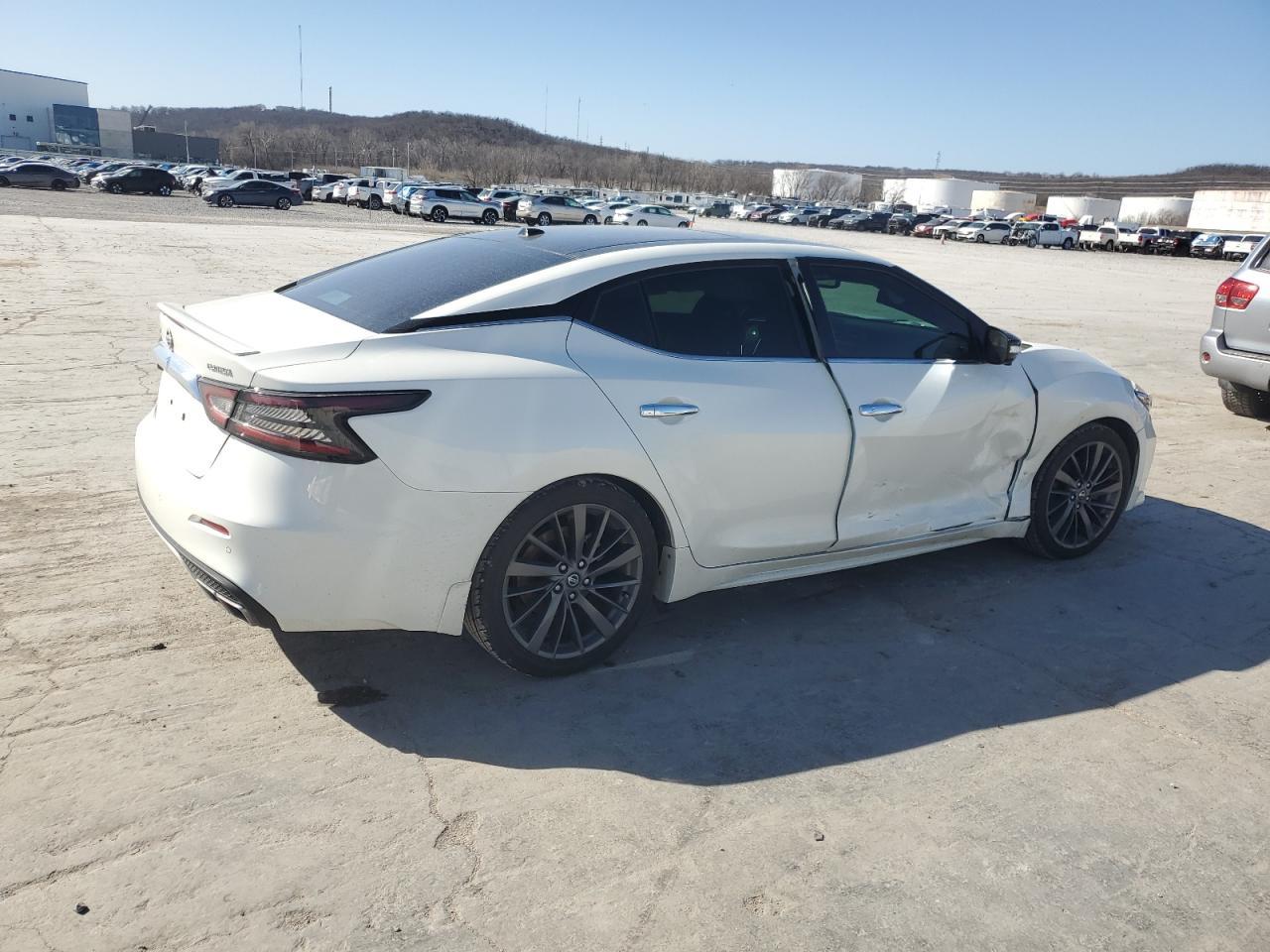 2019 NISSAN Maxima