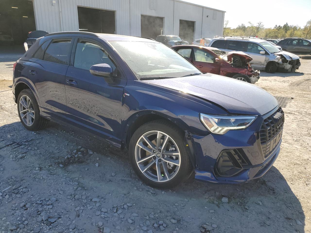 2025 AUDI Q3