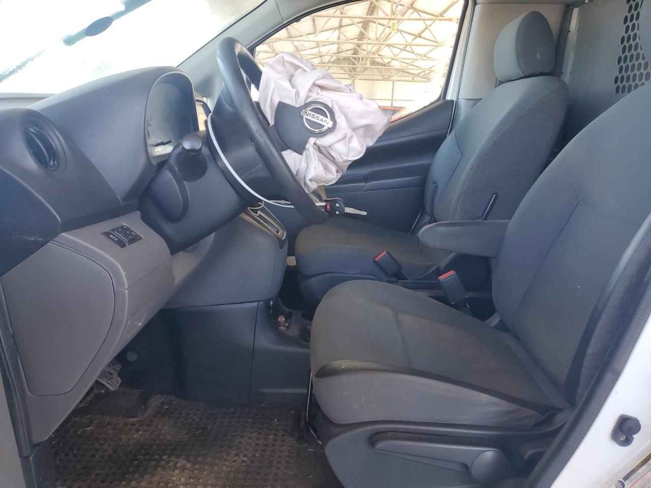 2015 NISSAN Nv