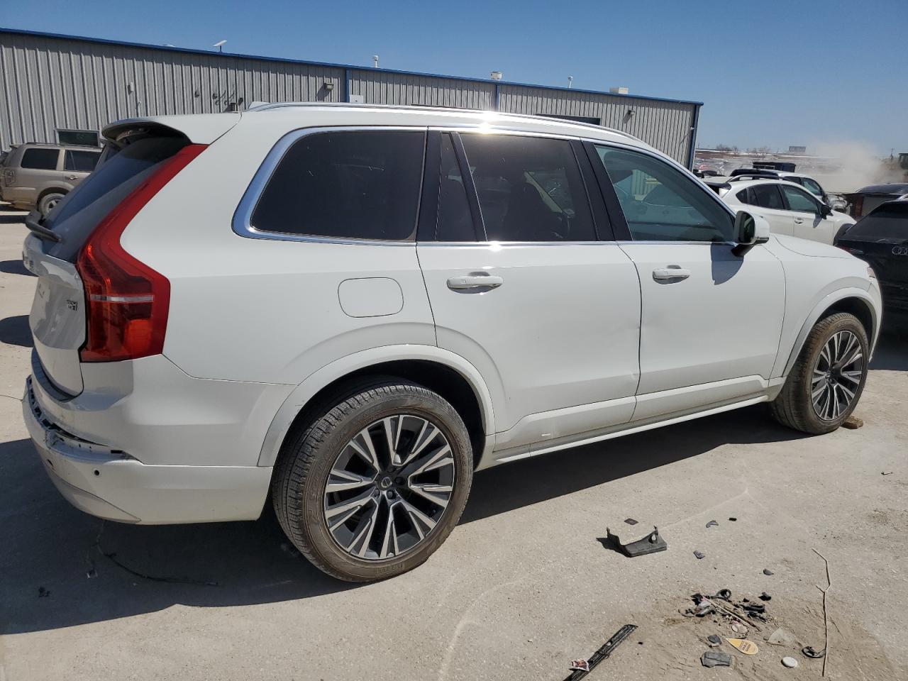 2022 VOLVO XC90
