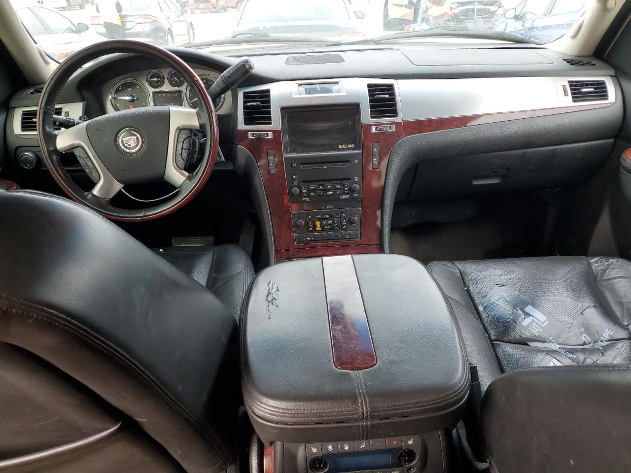 2010 CADILLAC ESCALADE